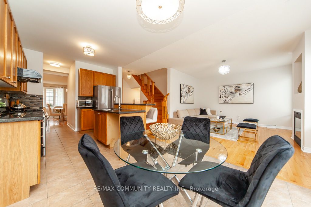 132 Oakborough Dr