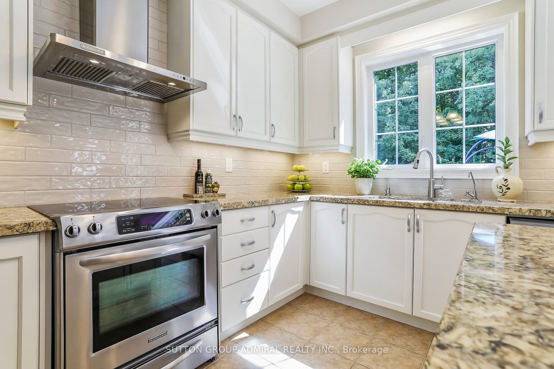 381 Maria Antonia Rd