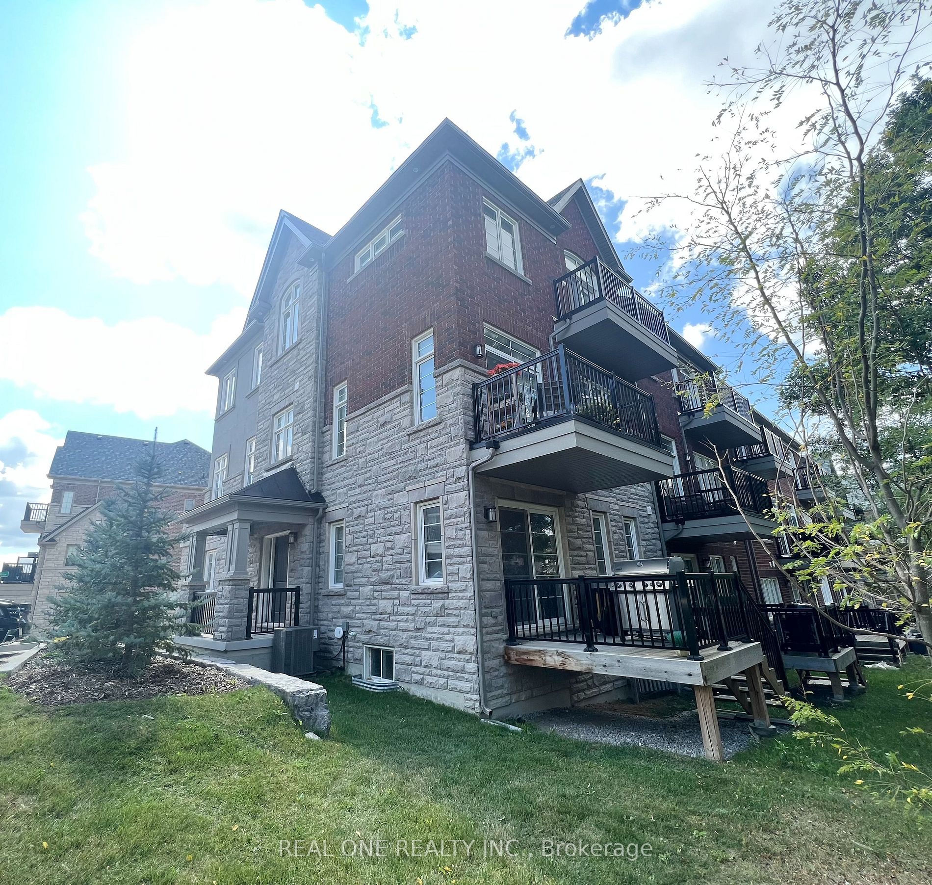 36 Island Green Lane