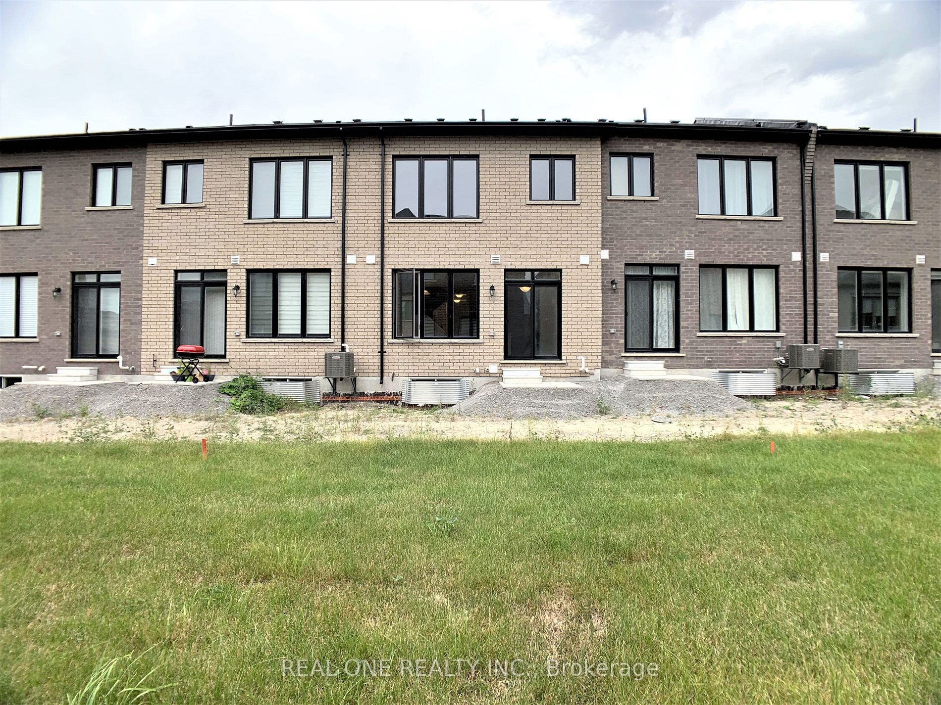 27 Jessica Antonella St