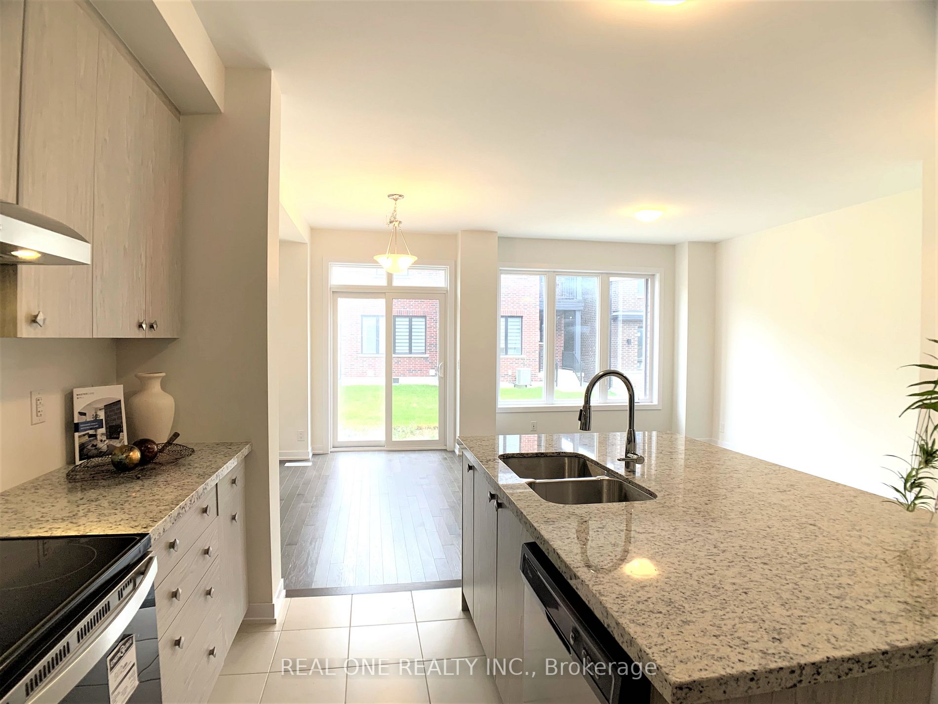 27 Jessica Antonella St
