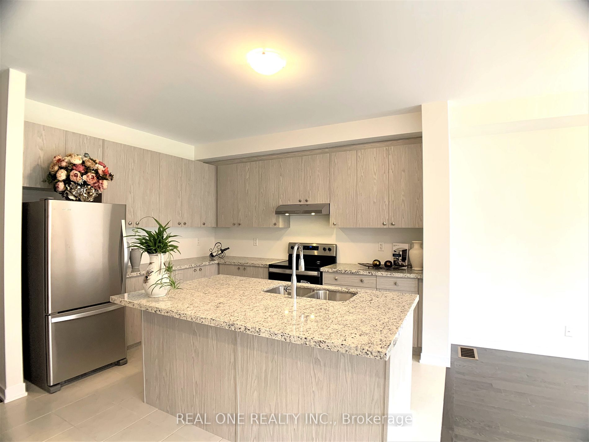 27 Jessica Antonella St