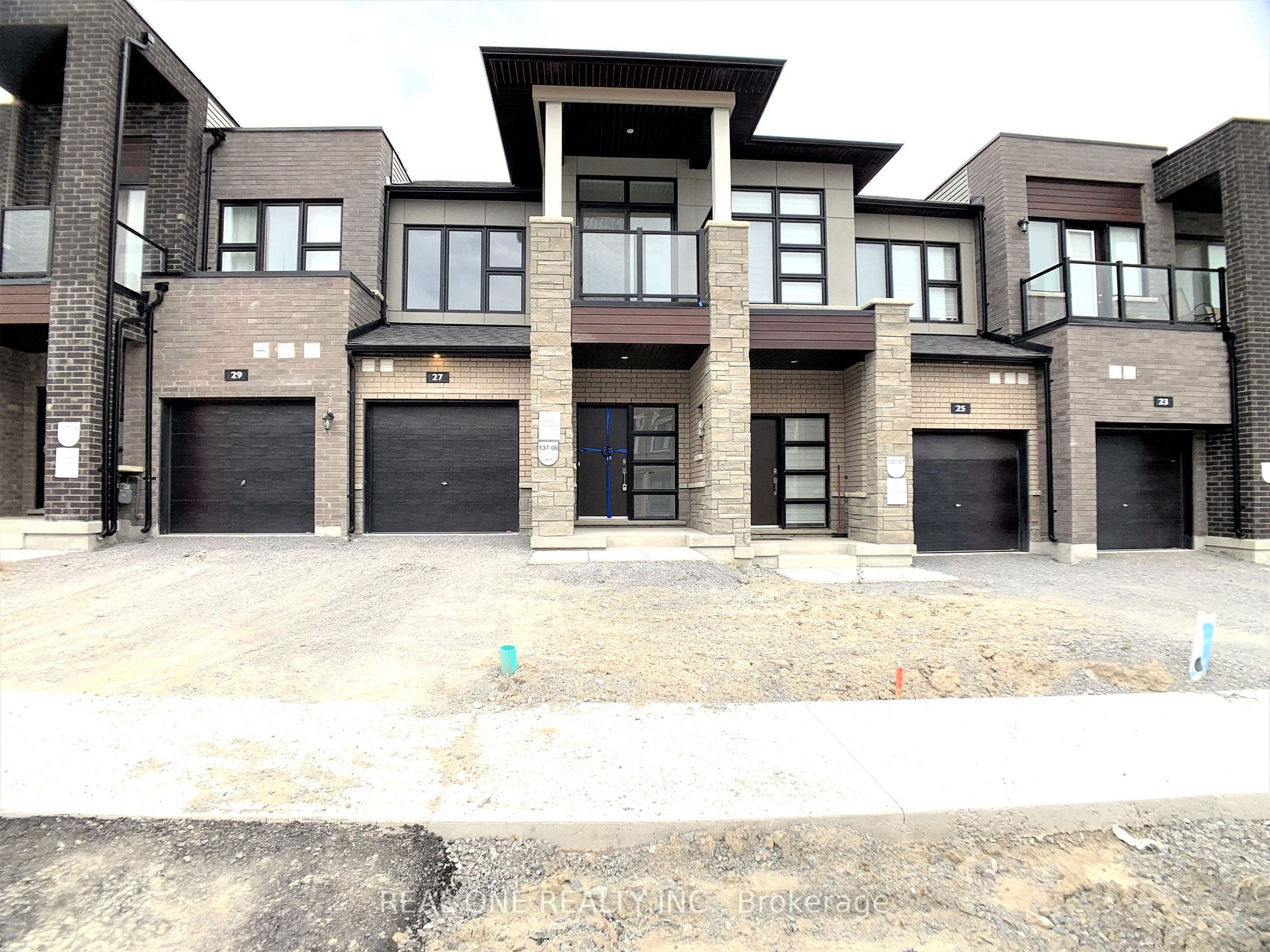 27 Jessica Antonella St