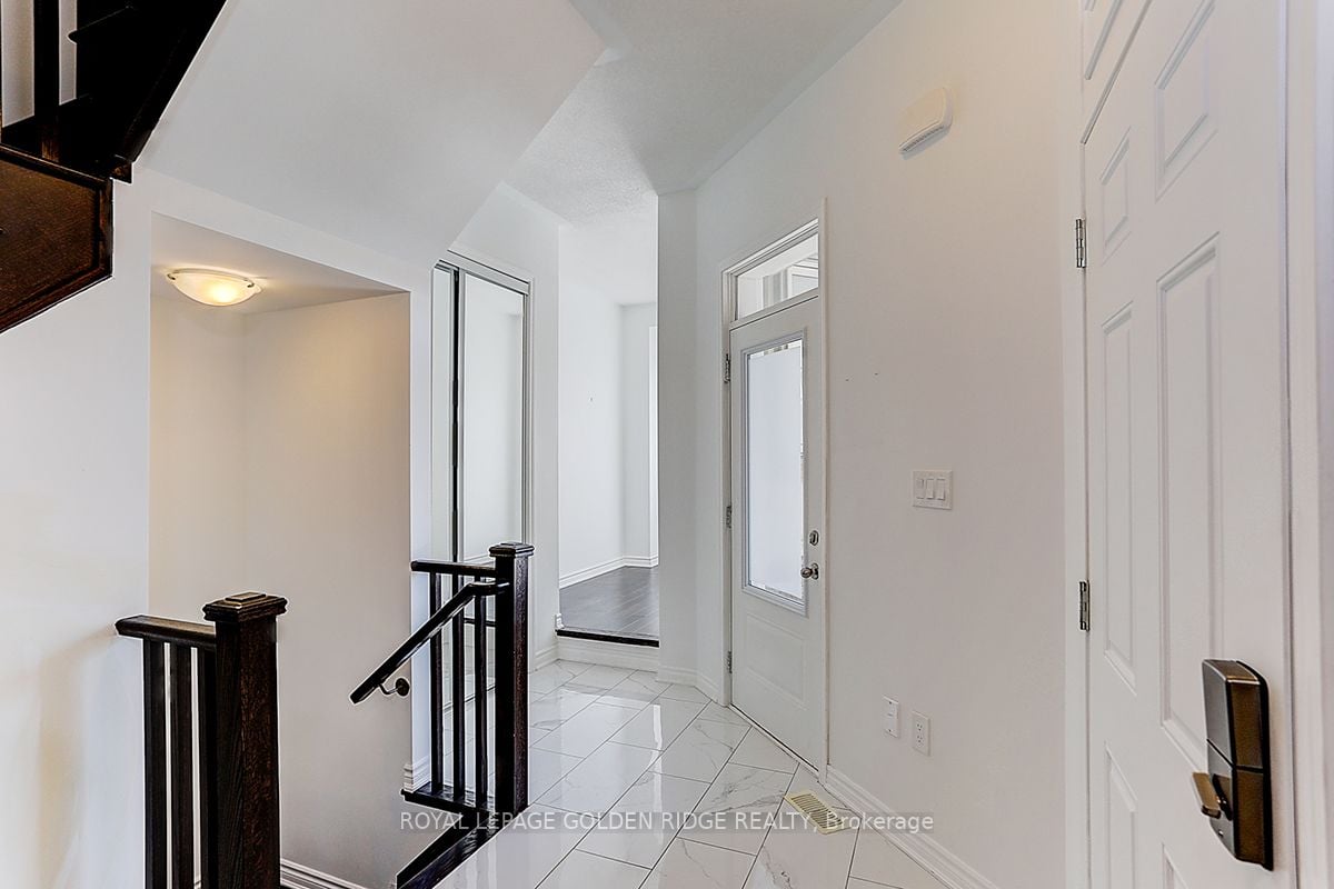 38 Casely Ave