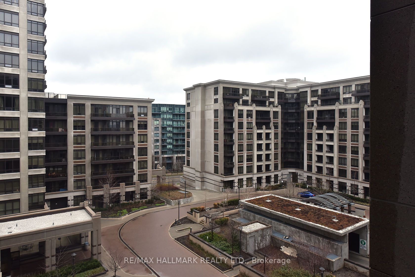 99 South Town Centre Blvd, #802