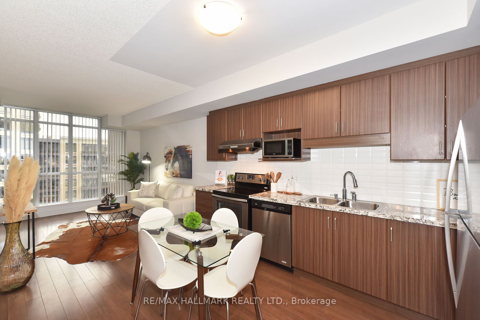 99 South Town Centre Blvd, #802
