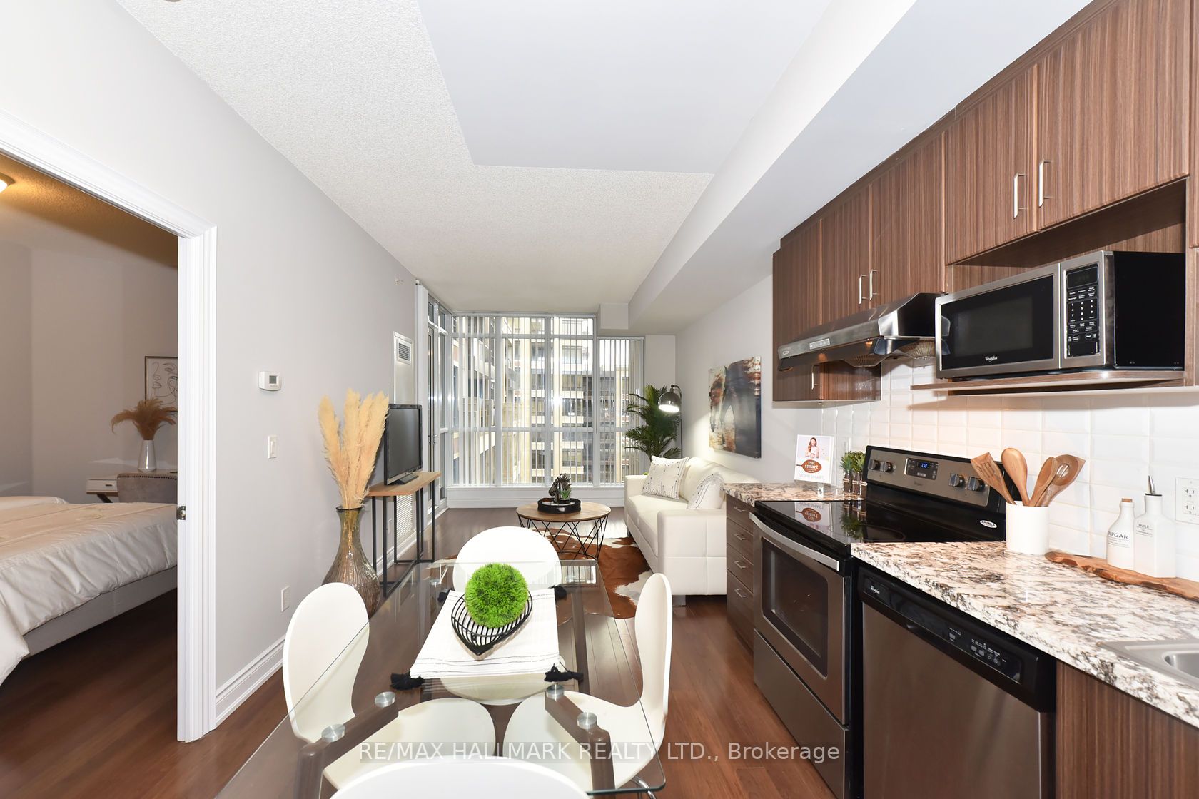 99 South Town Centre Blvd, #802