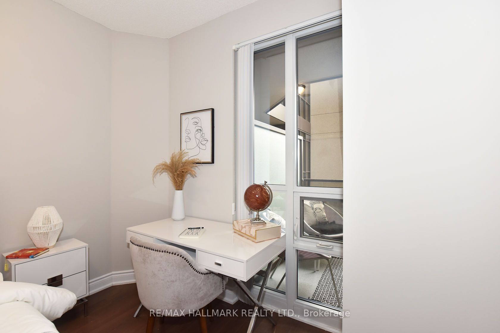 99 South Town Centre Blvd, #802