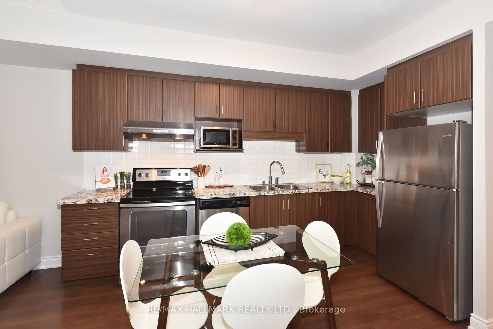 99 South Town Centre Blvd, #802