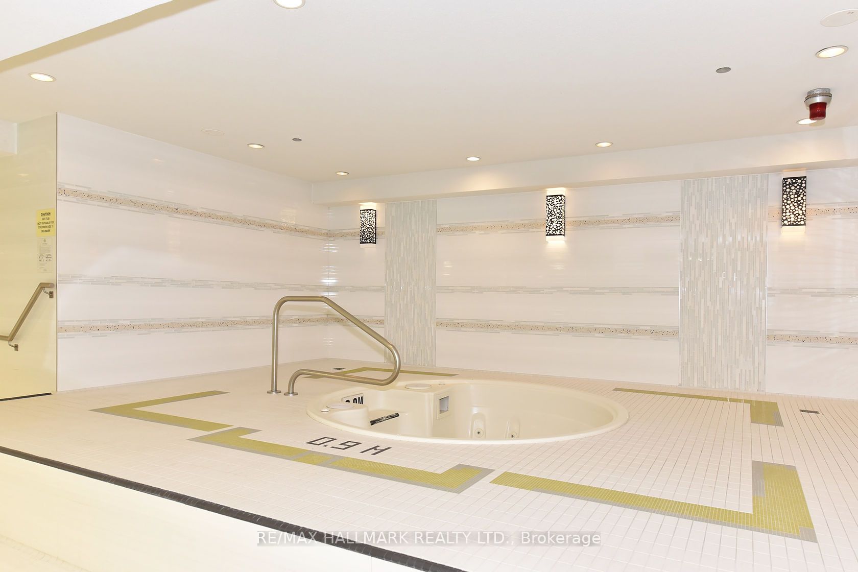 99 South Town Centre Blvd, #802