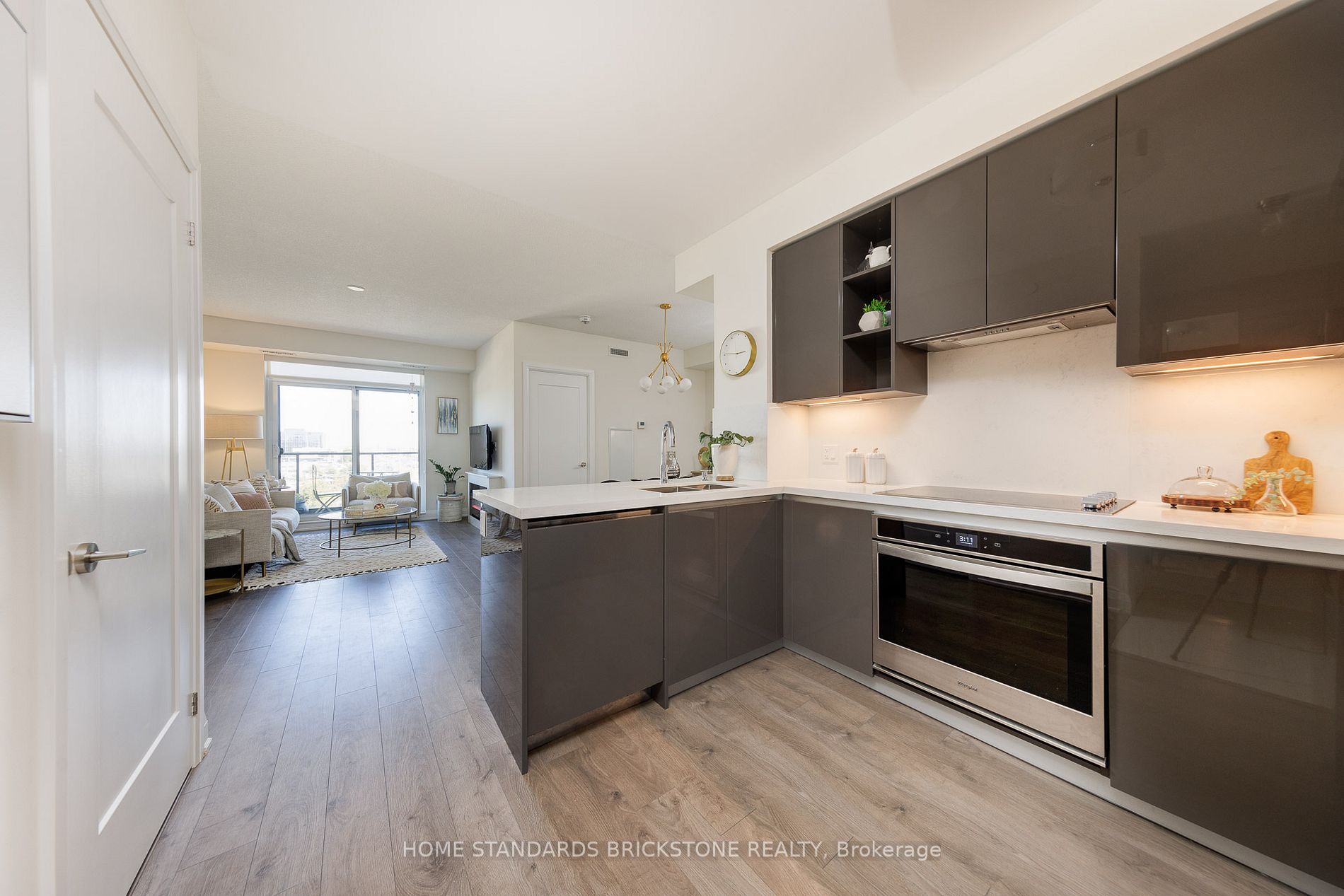 398 Highway 7 E, #605