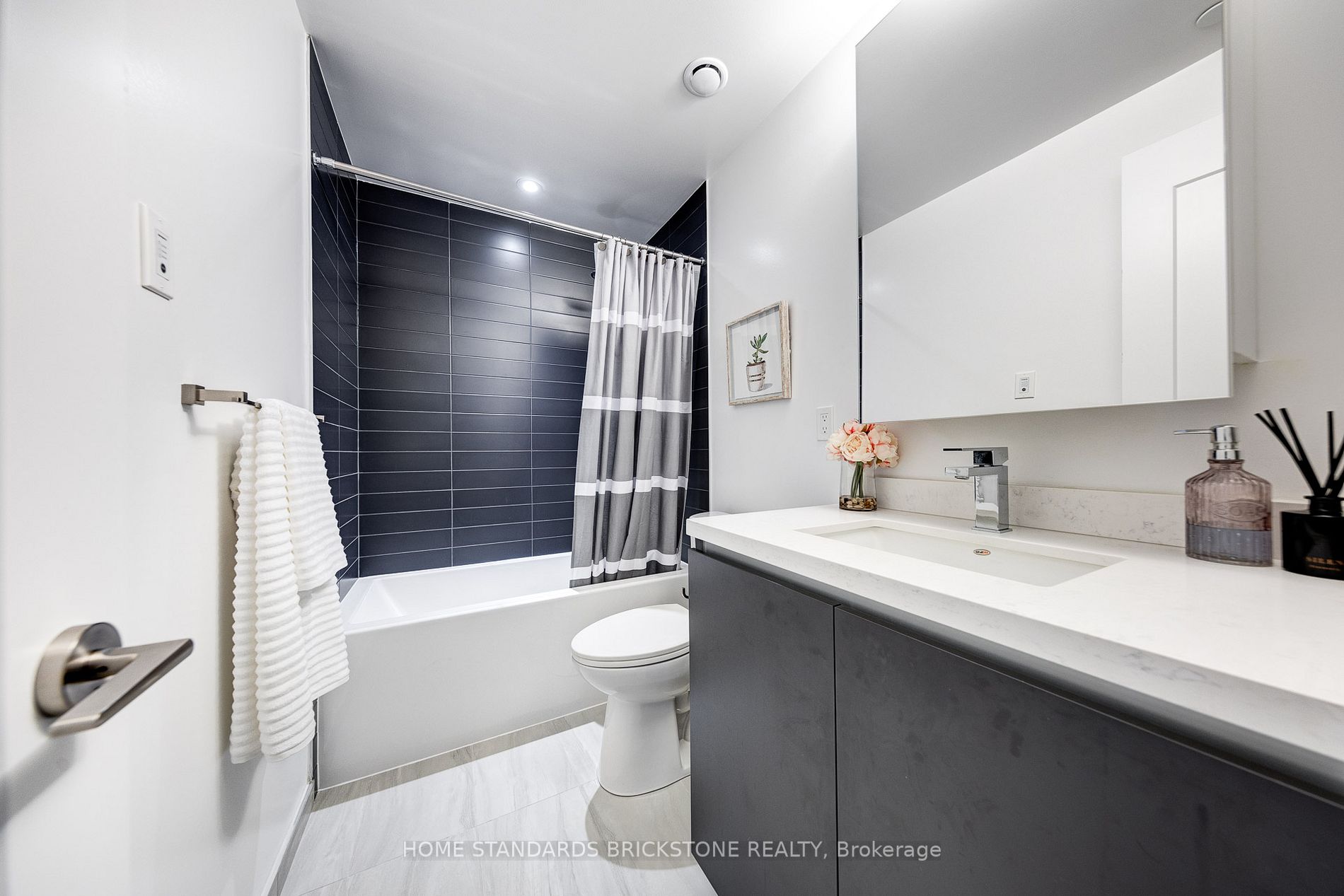 398 Highway 7 E, #605