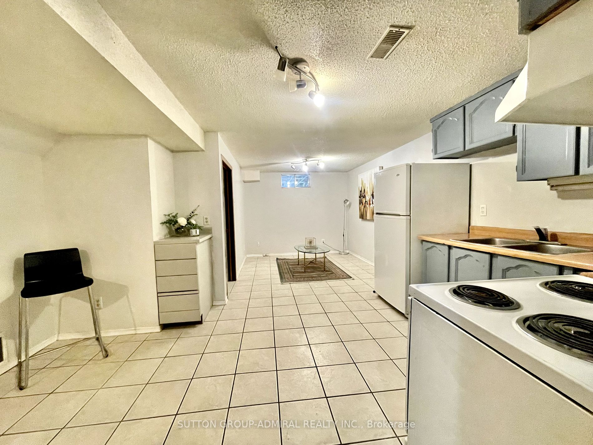 19 Backus Crt