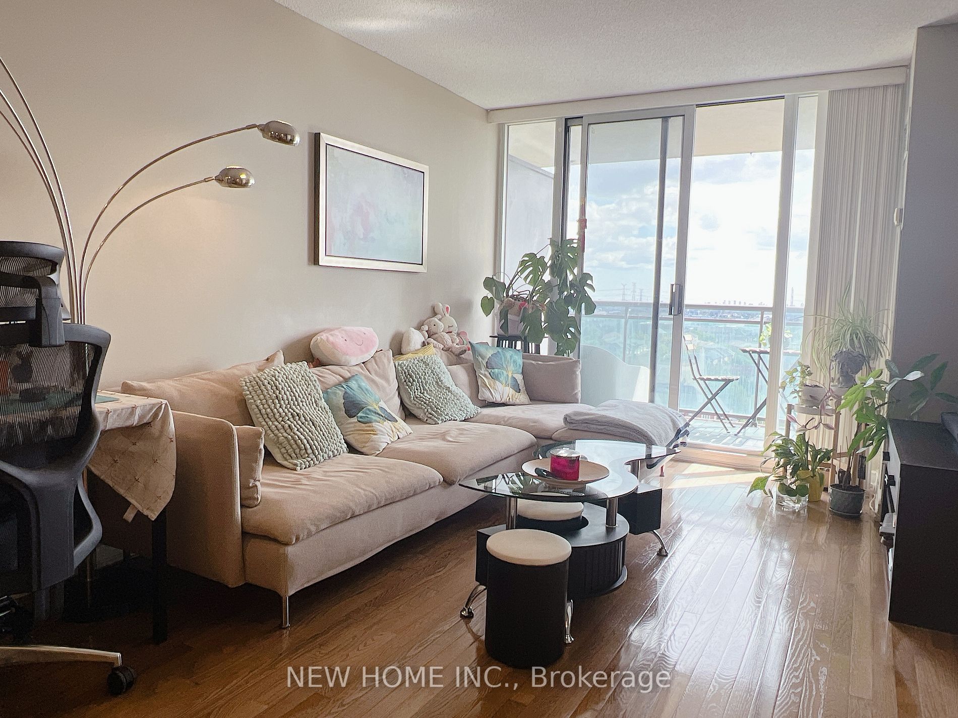 310 Red Maple Rd, #1214