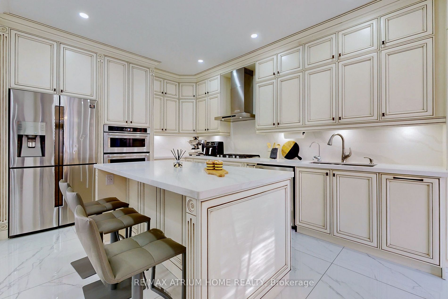 31 Hazelton Avenue