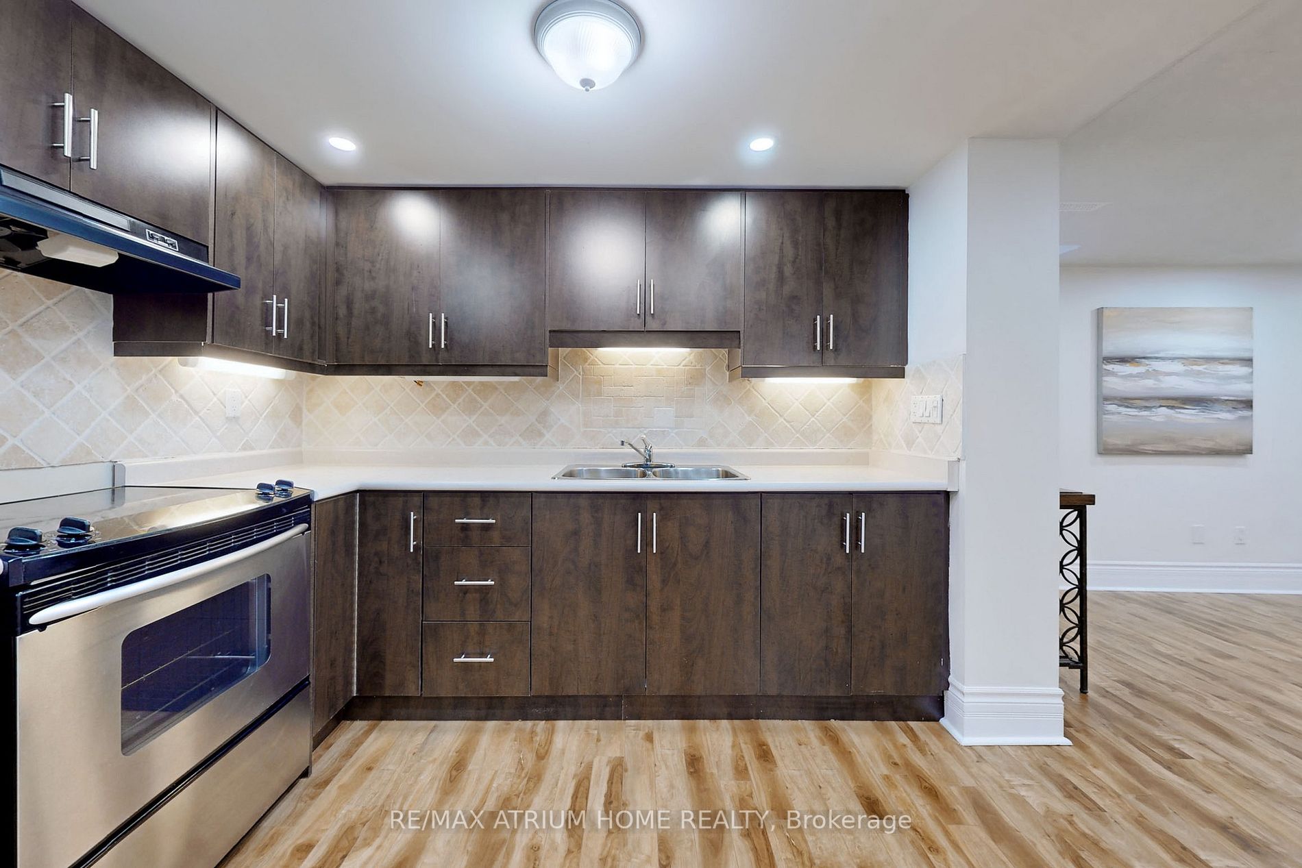 31 Hazelton Avenue
