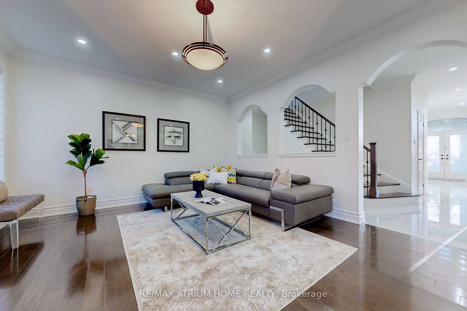 31 Hazelton Avenue
