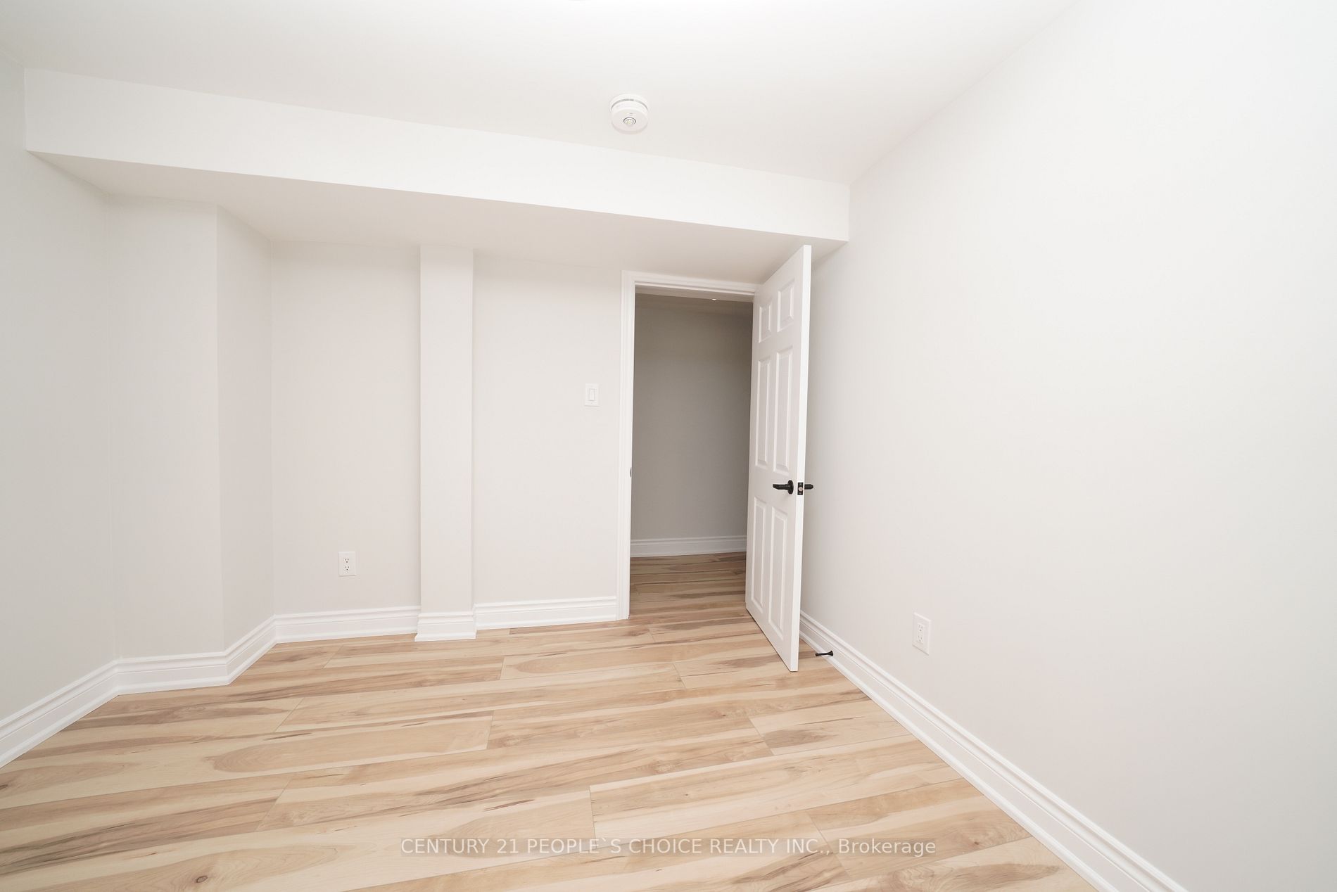 35 Hewlett Cres, #Bsmt