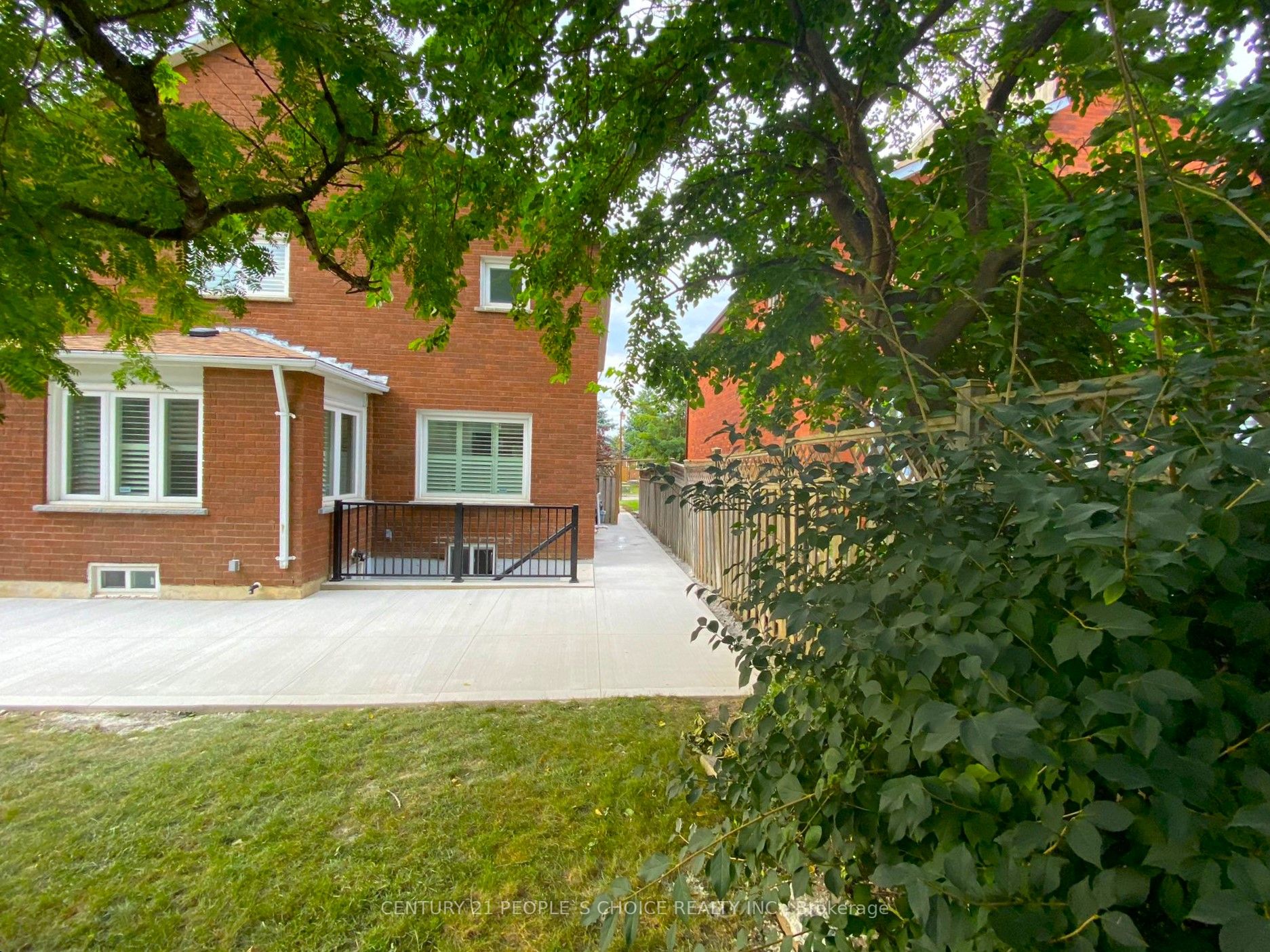 35 Hewlett Cres, #Bsmt