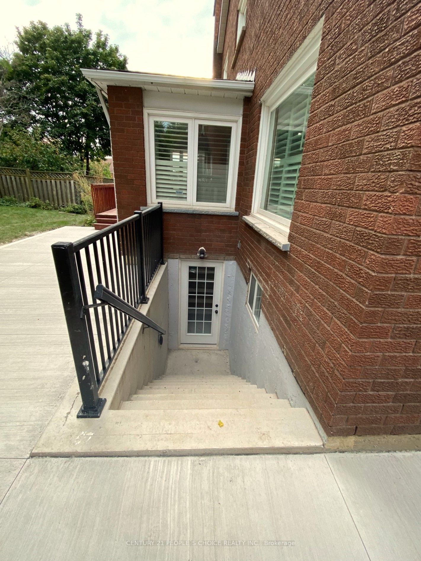 35 Hewlett Cres, #Bsmt