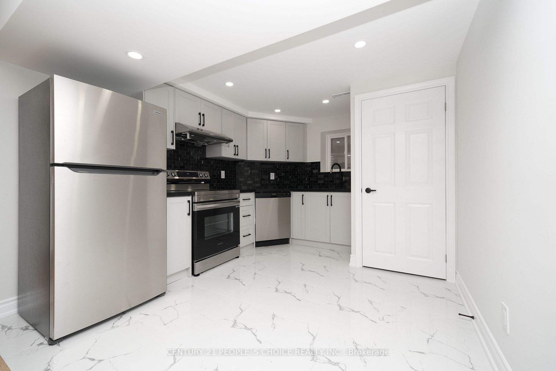 35 Hewlett Cres, #Bsmt