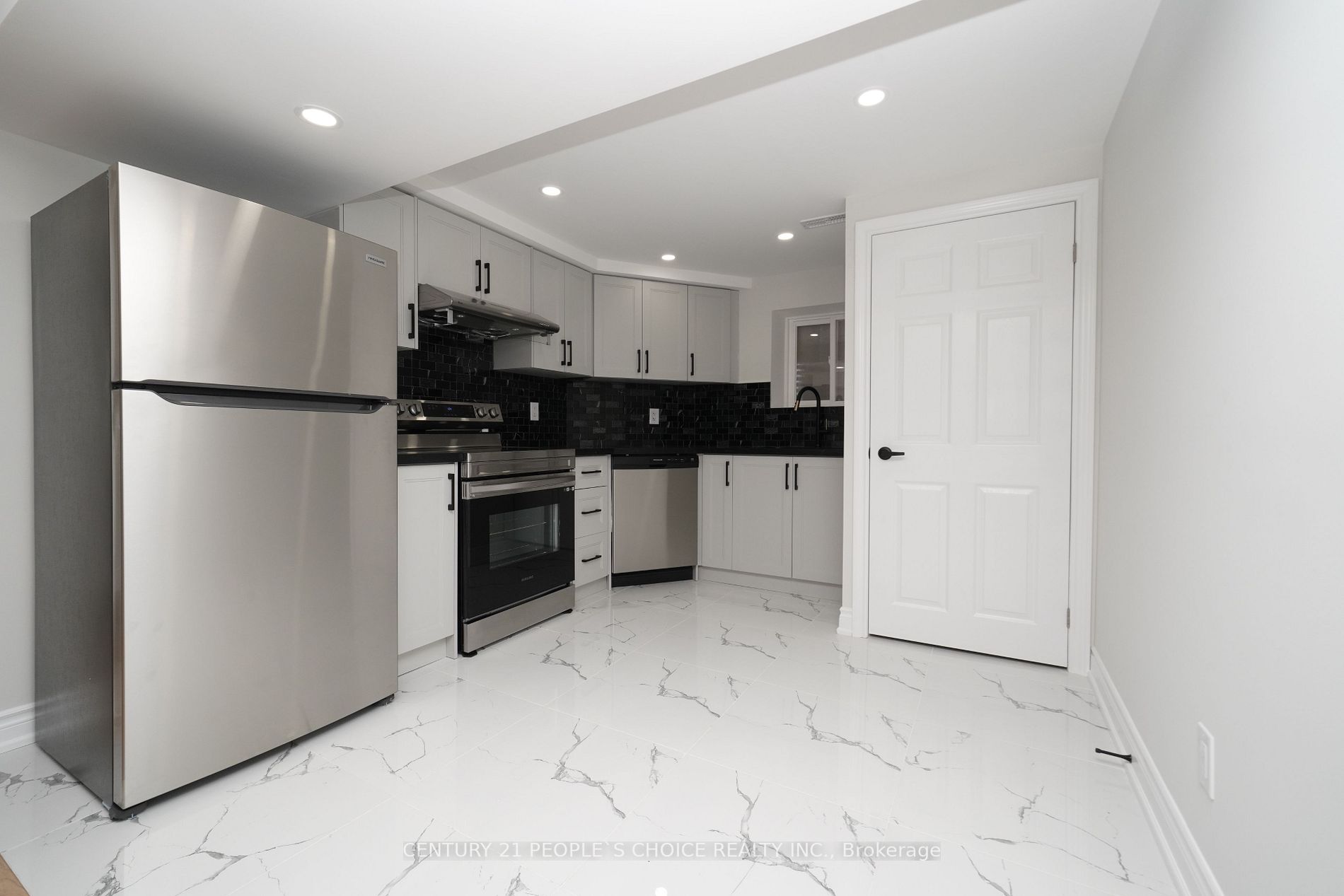 35 Hewlett Cres, #Bsmt