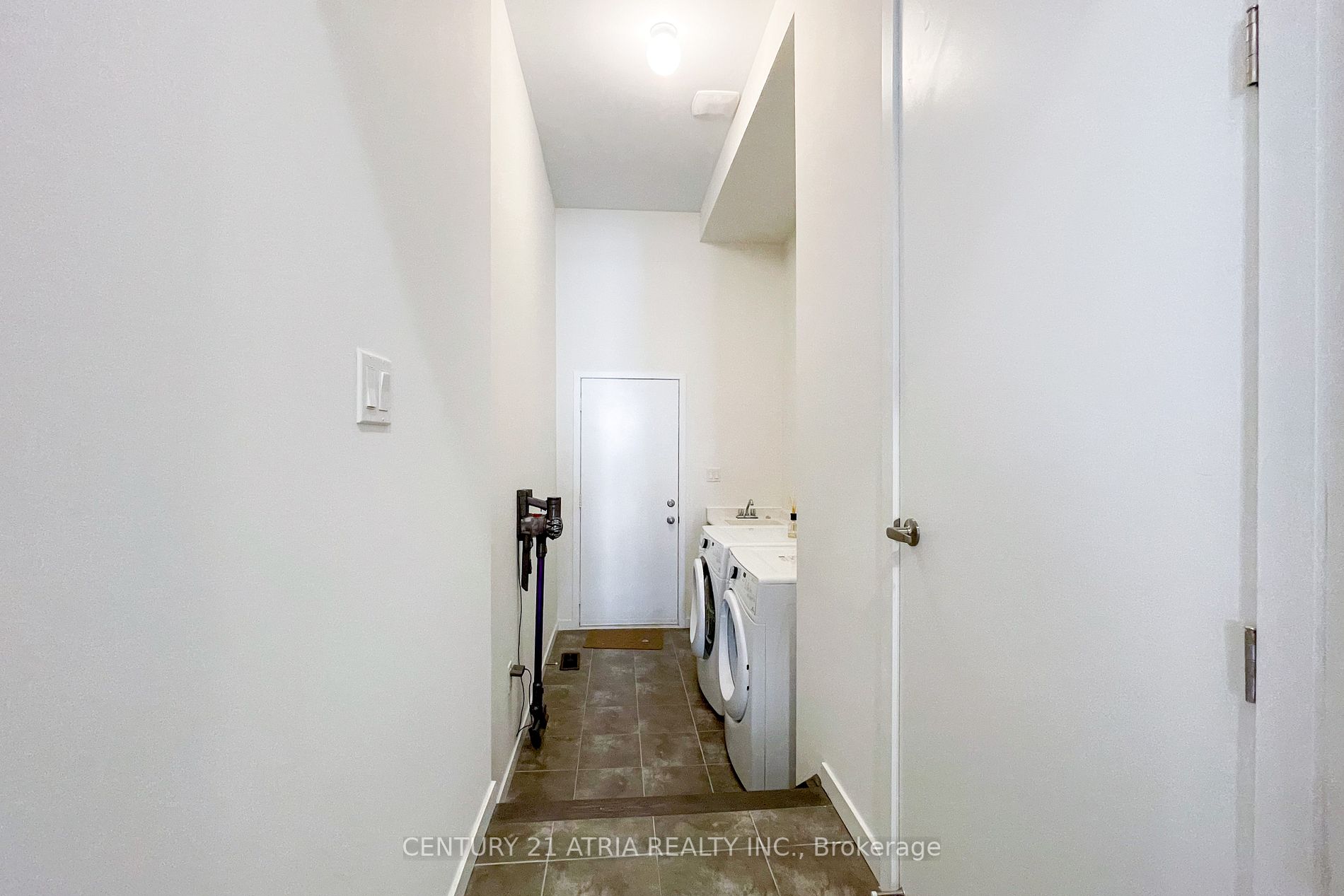 405 Elyse Crt