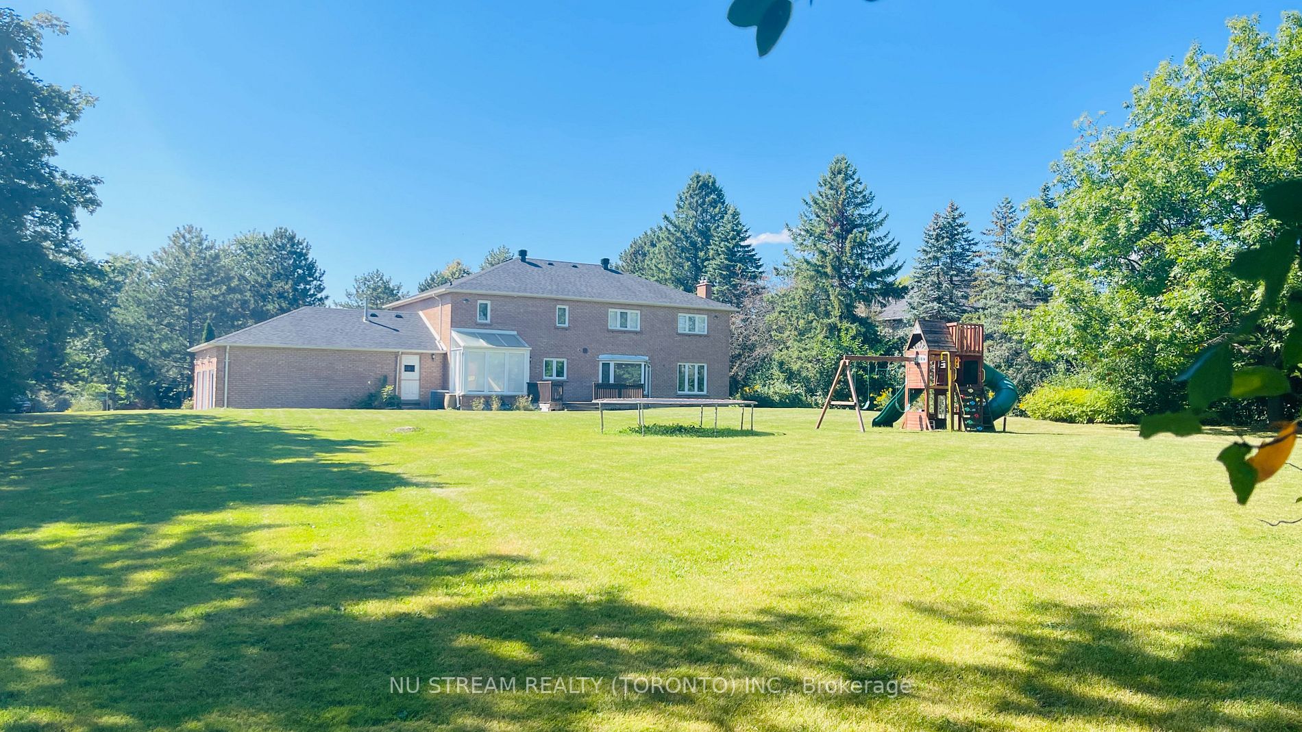4 Willow Creek Drive