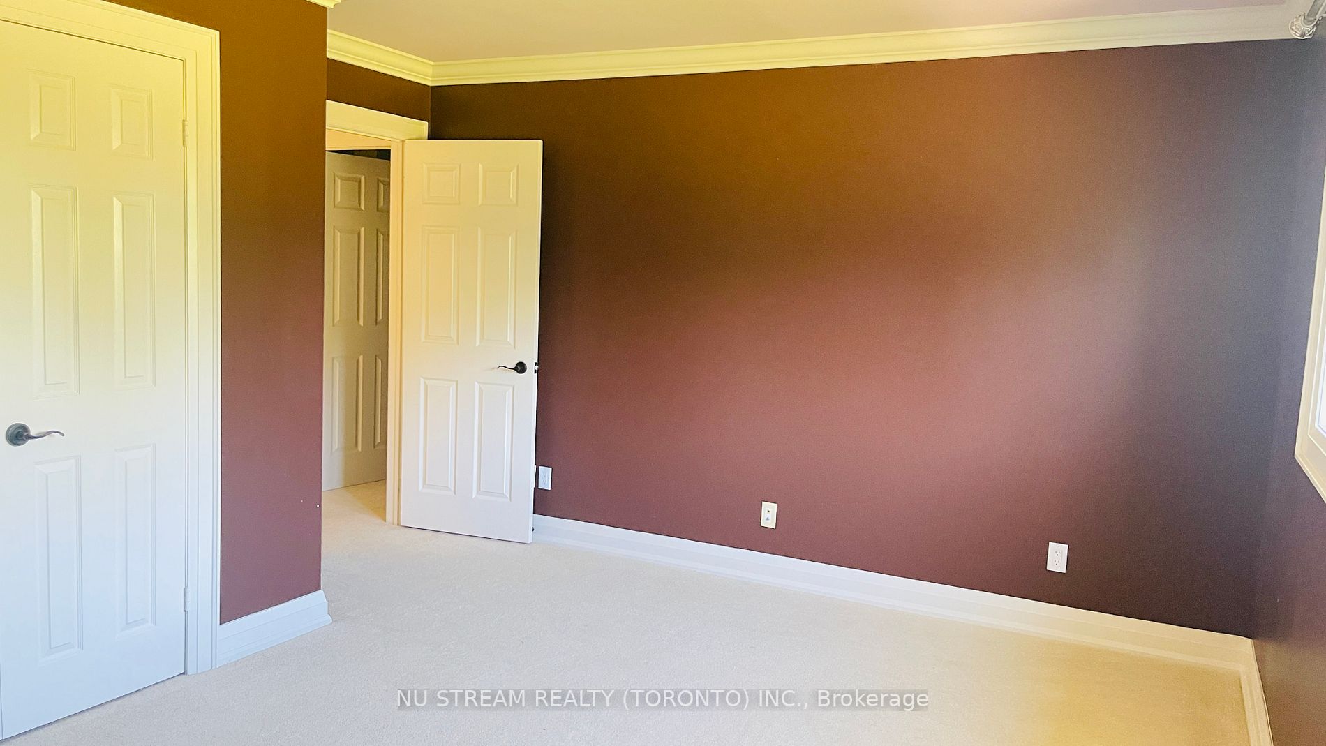 4 Willow Creek Drive