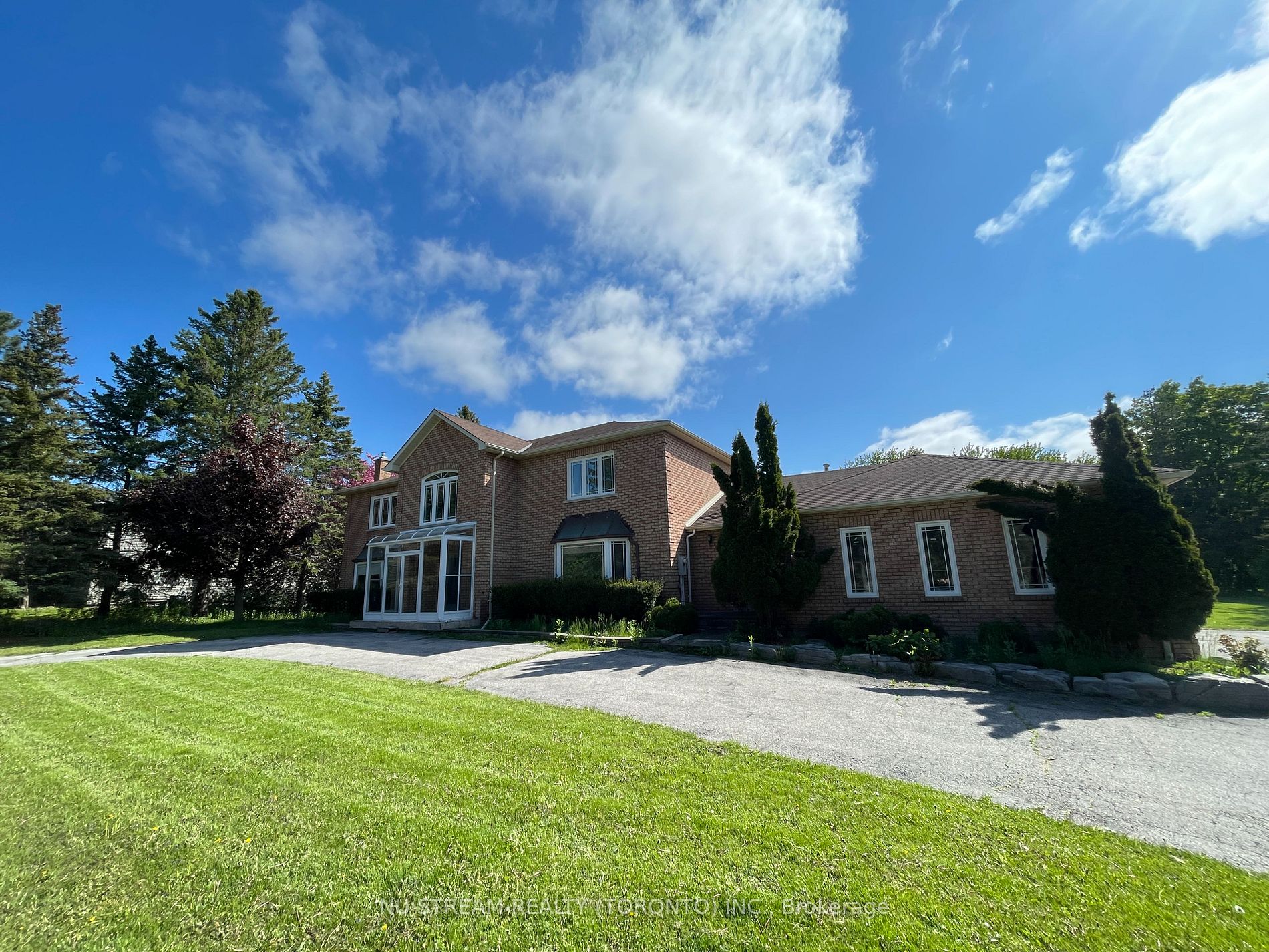 4 Willow Creek Drive