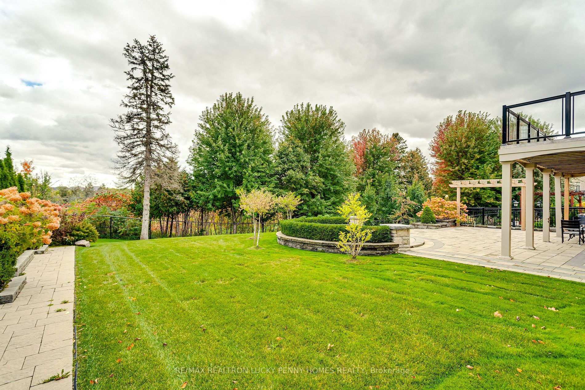 188 Angus Glen Blvd