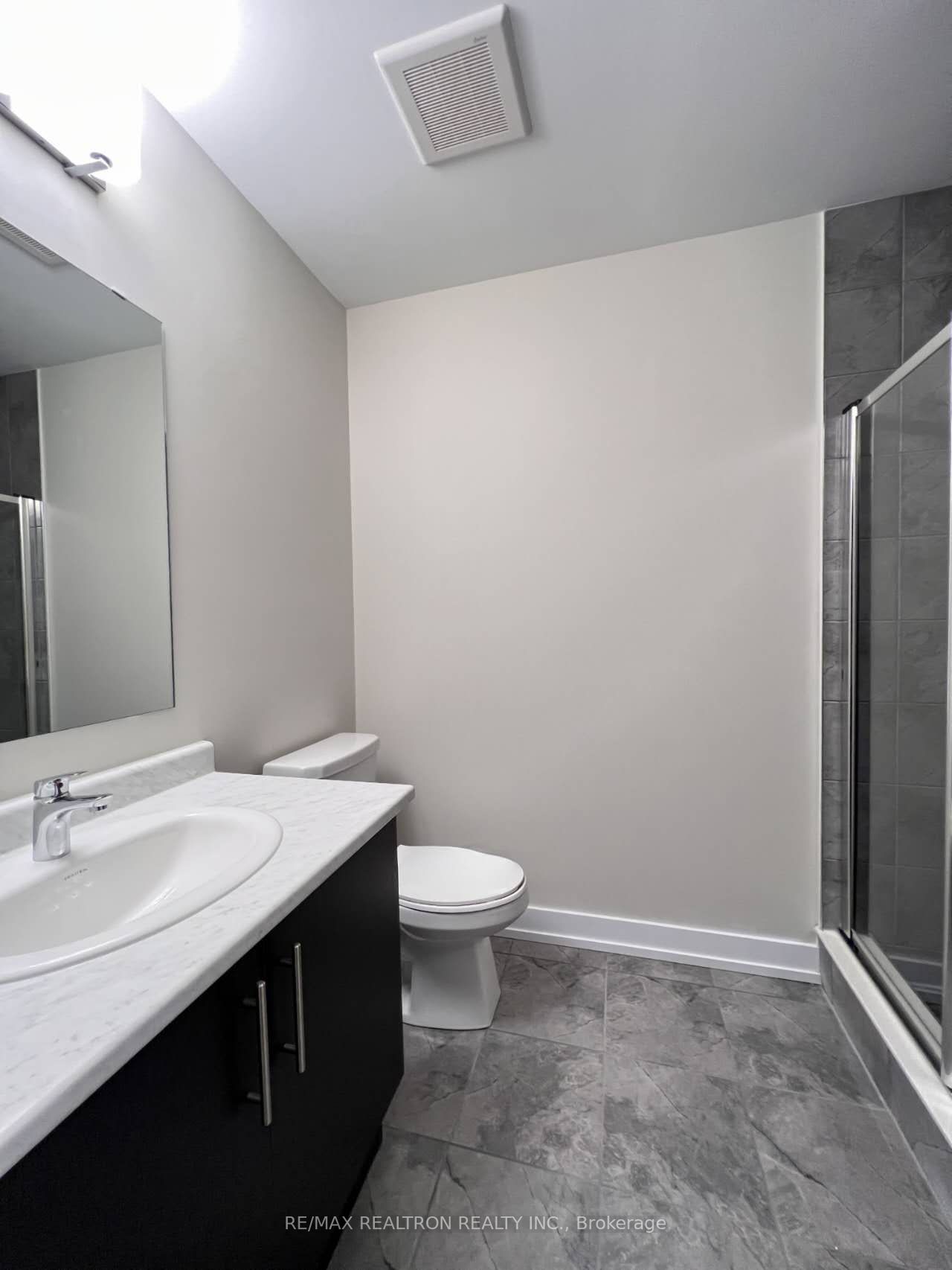 4 Guardhouse Crescent