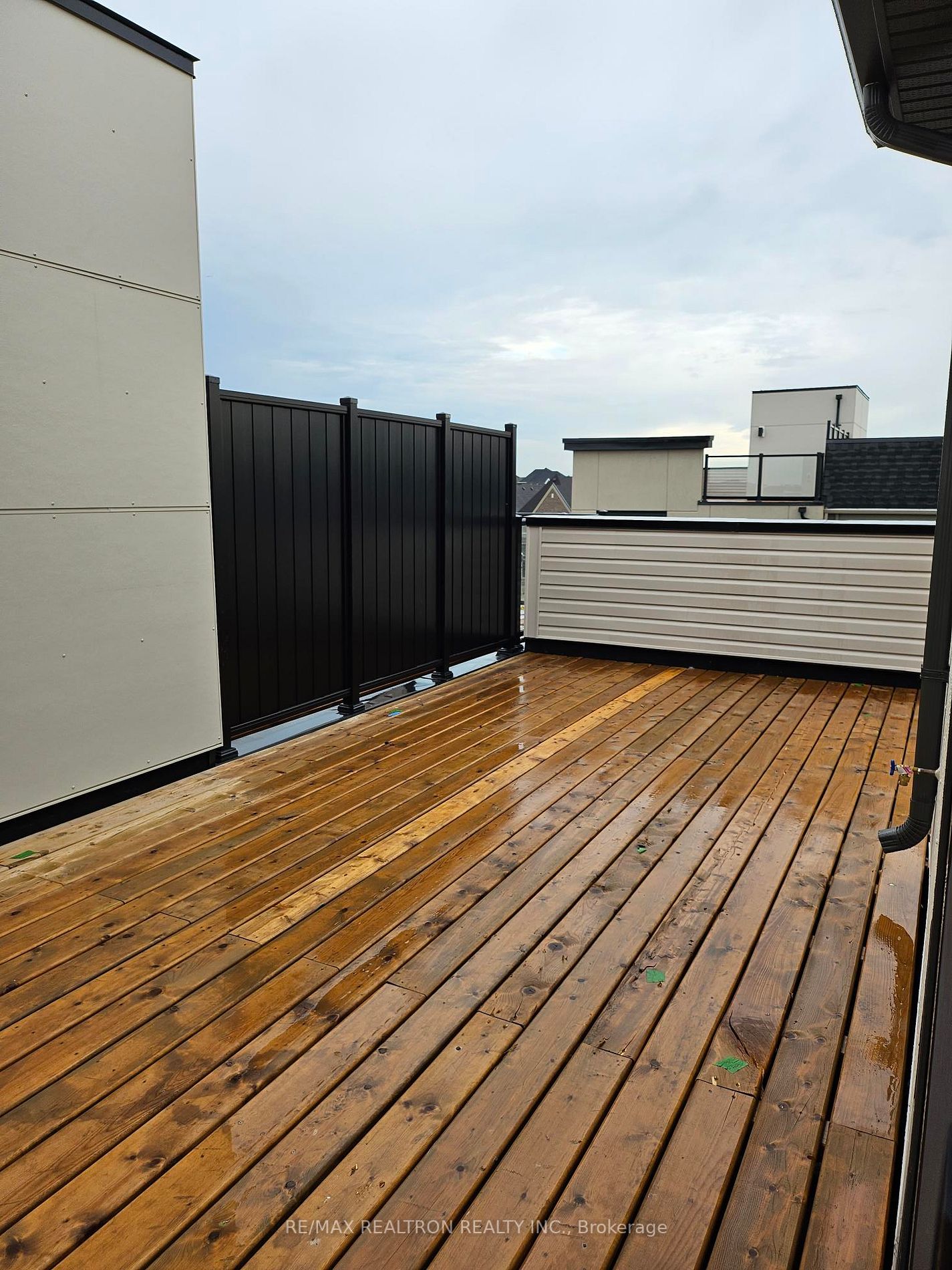 4 Guardhouse Crescent
