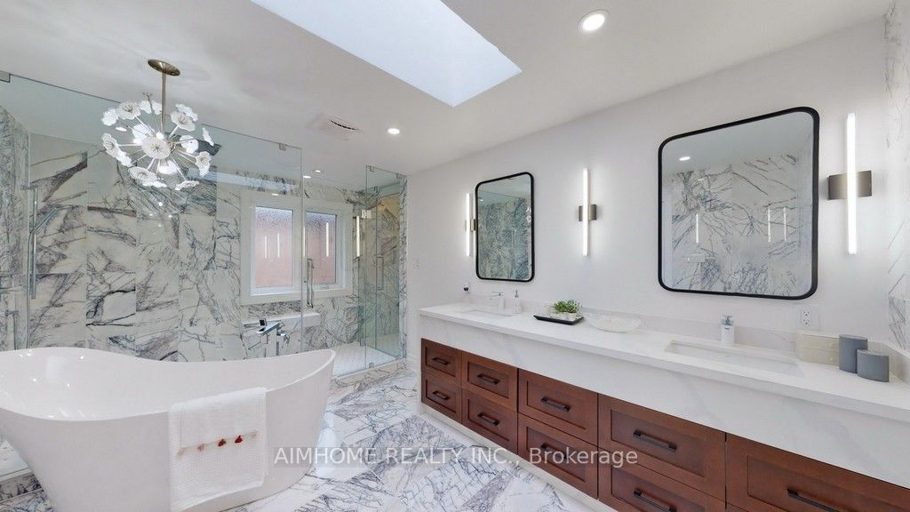 71 Rodeo Dr