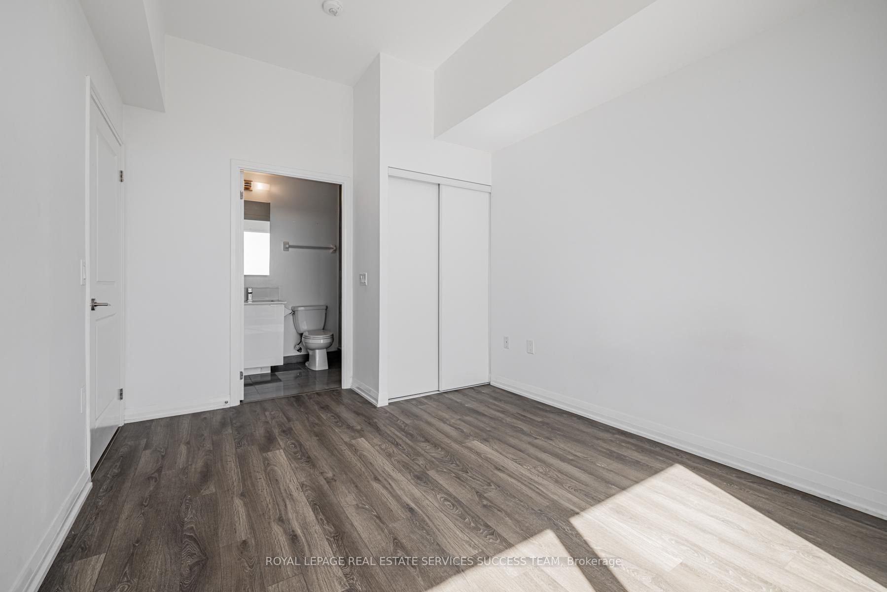 99 Eagle Rock Way, #820