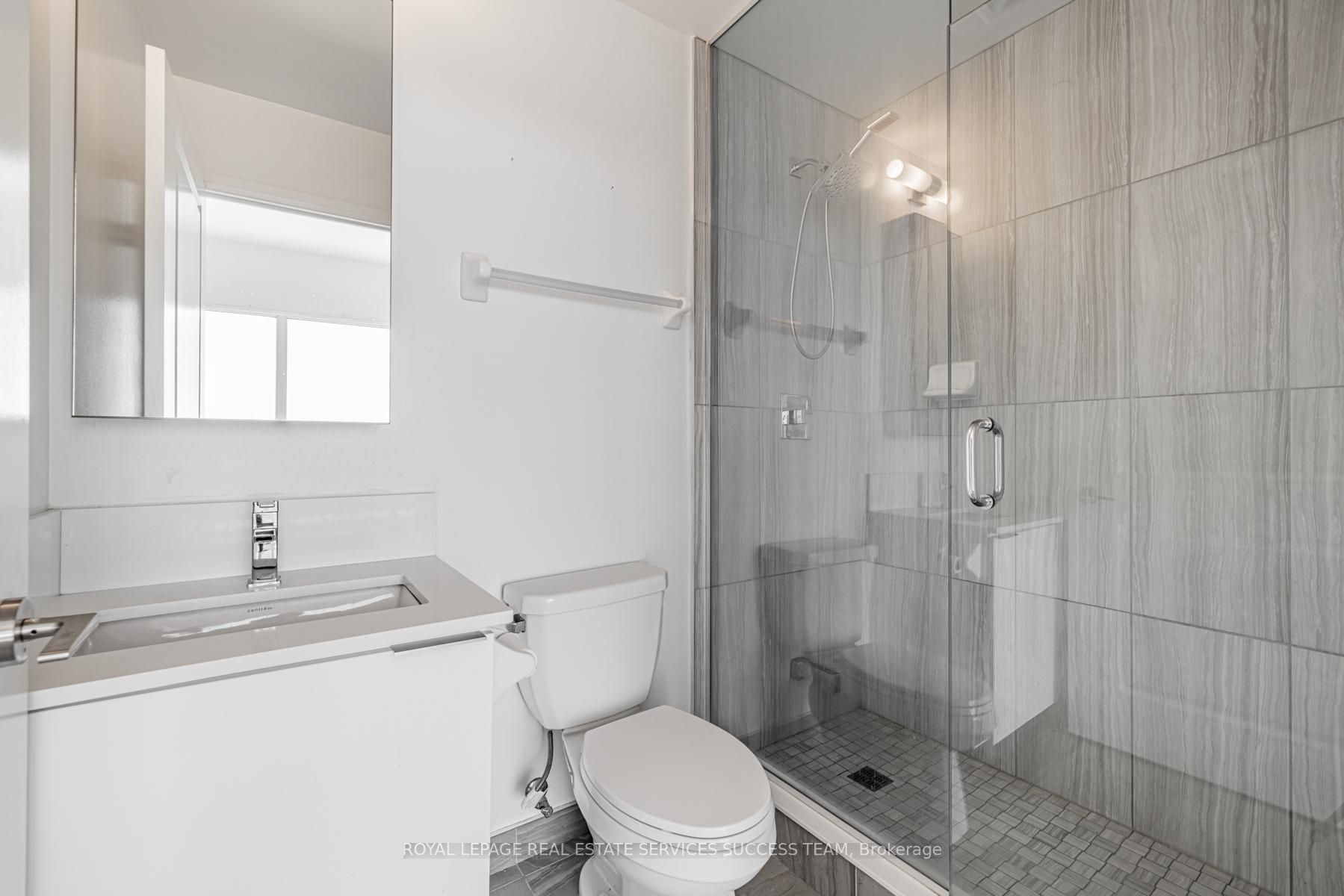 99 Eagle Rock Way, #820