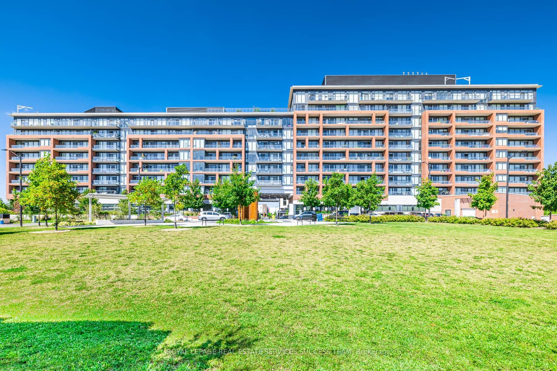99 Eagle Rock Way, #820