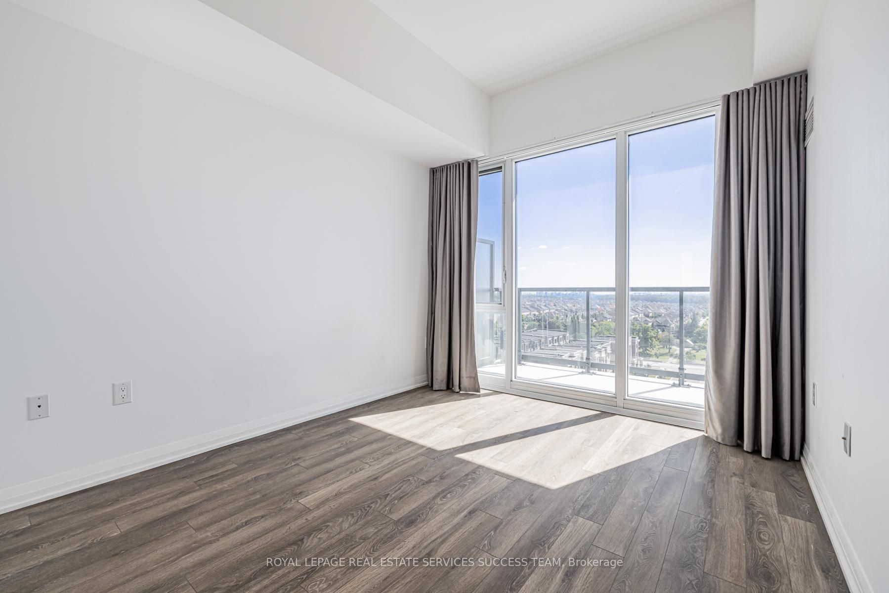 99 Eagle Rock Way, #820