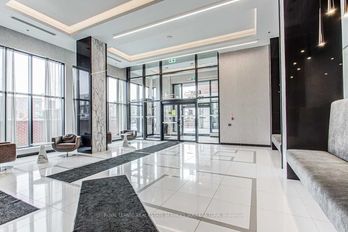 99 Eagle Rock Way, #820