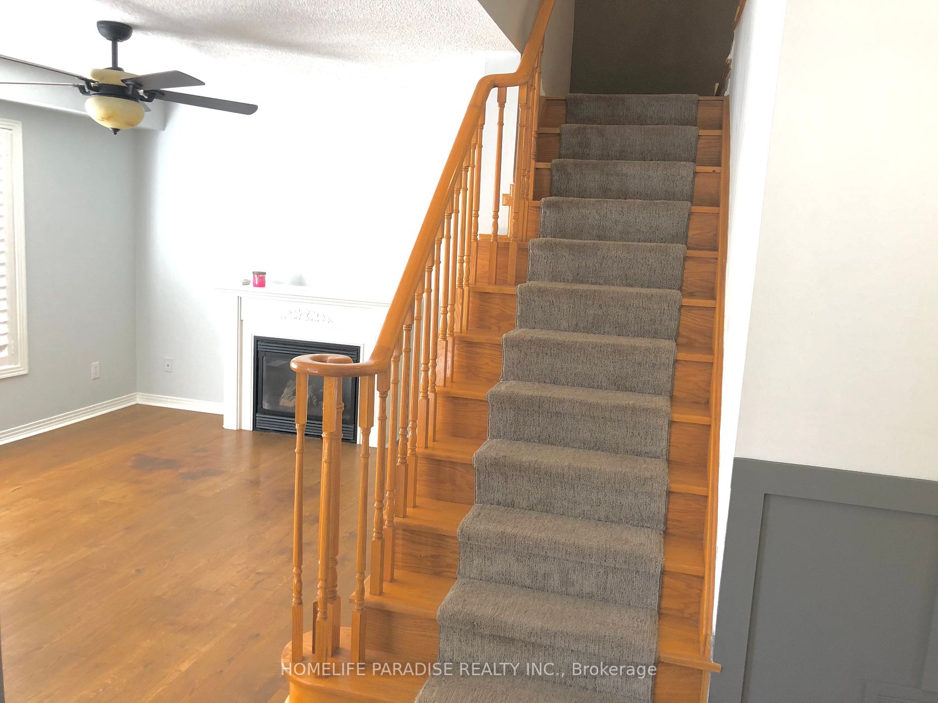 211 Knapton Drive N