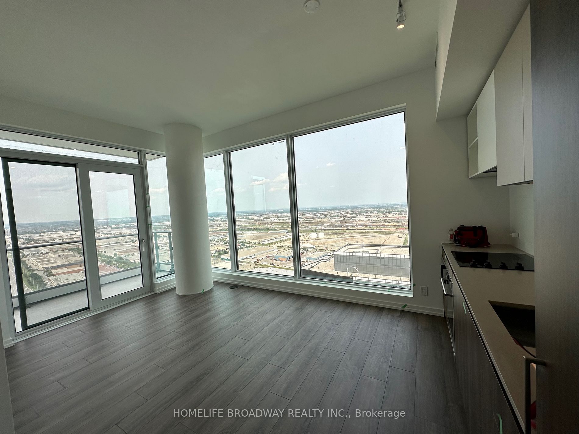 7890 Jane St, #4809