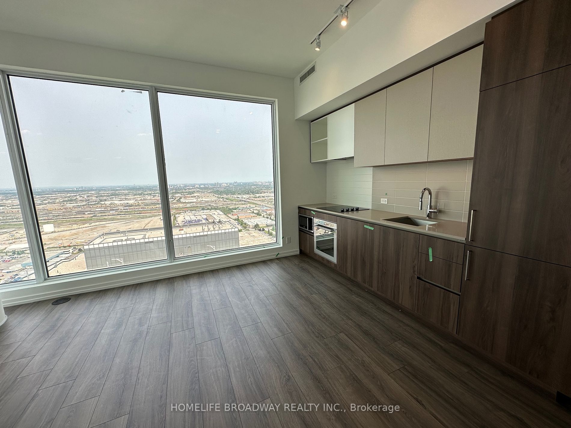 7890 Jane St, #4809