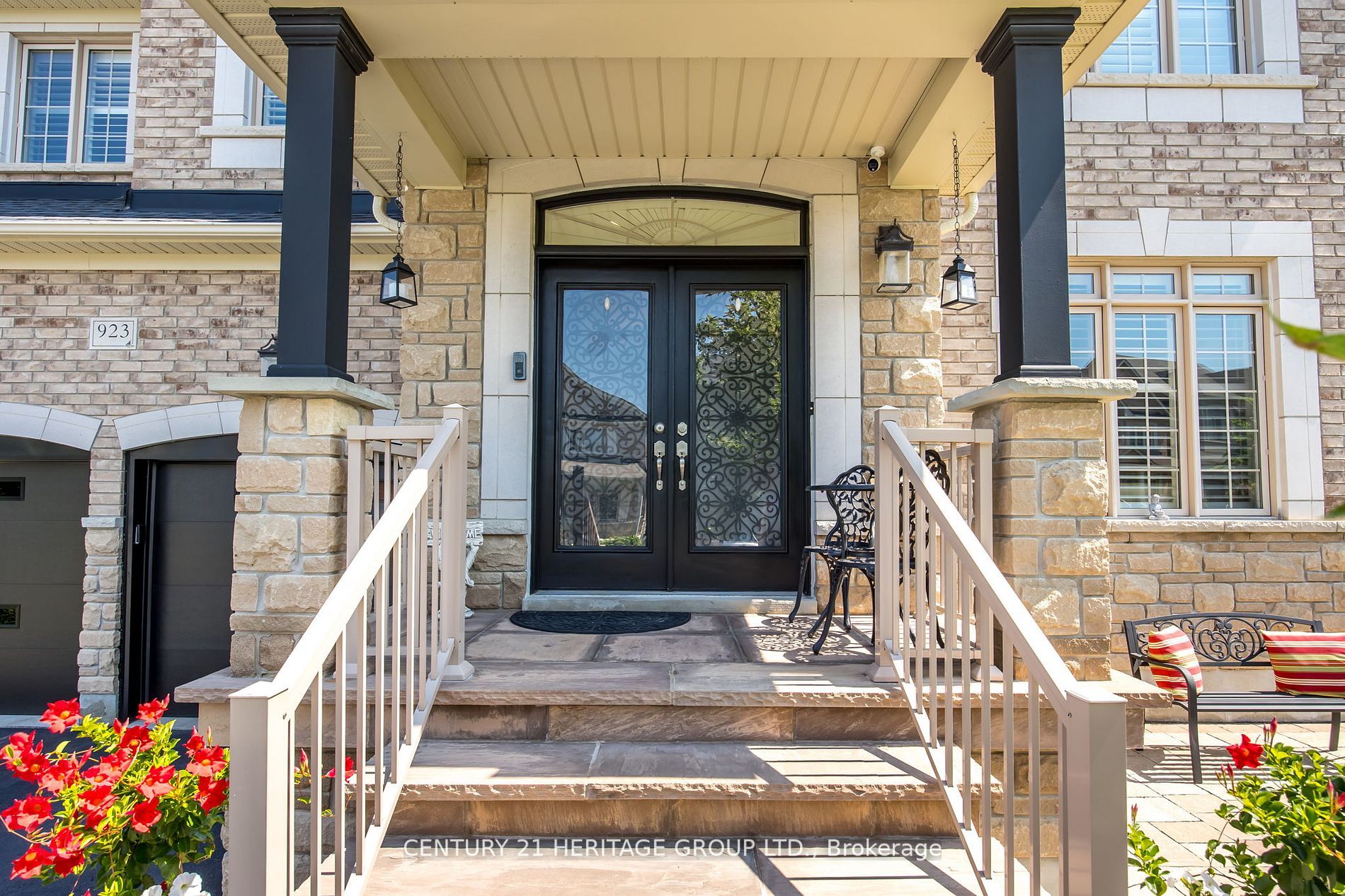 923 Goring Circ