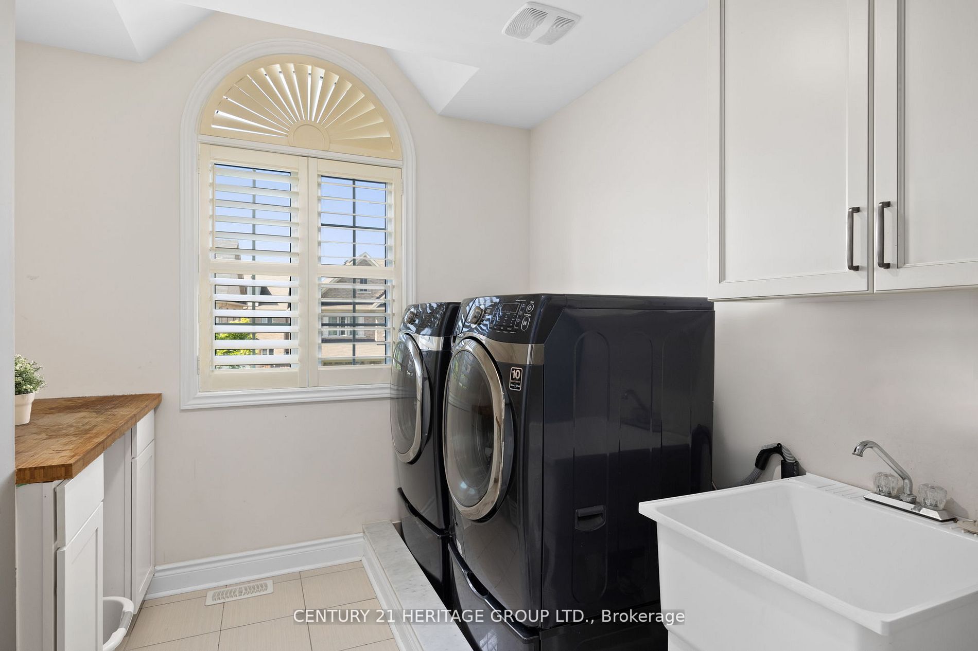 923 Goring Circle