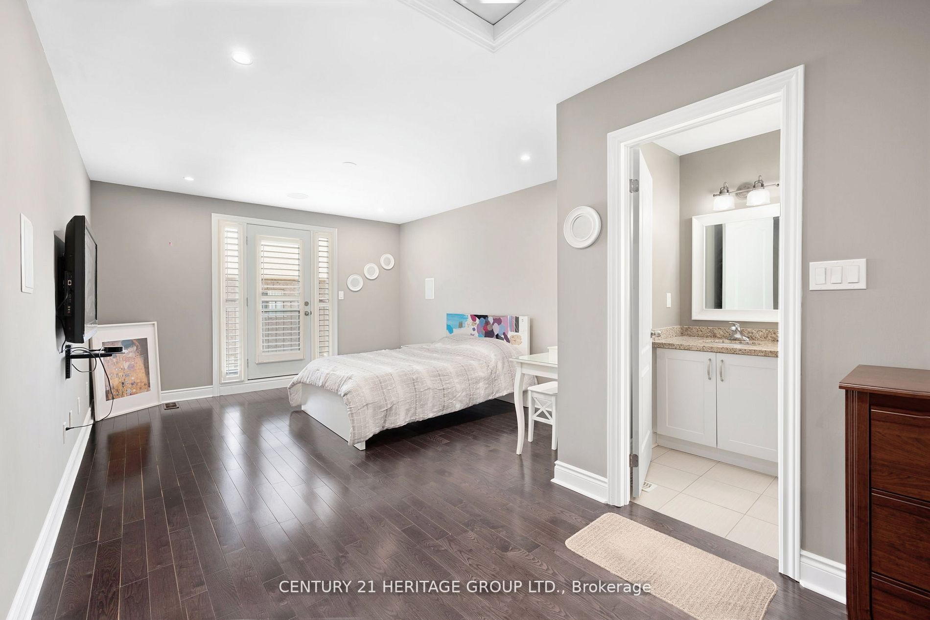 923 Goring Circle