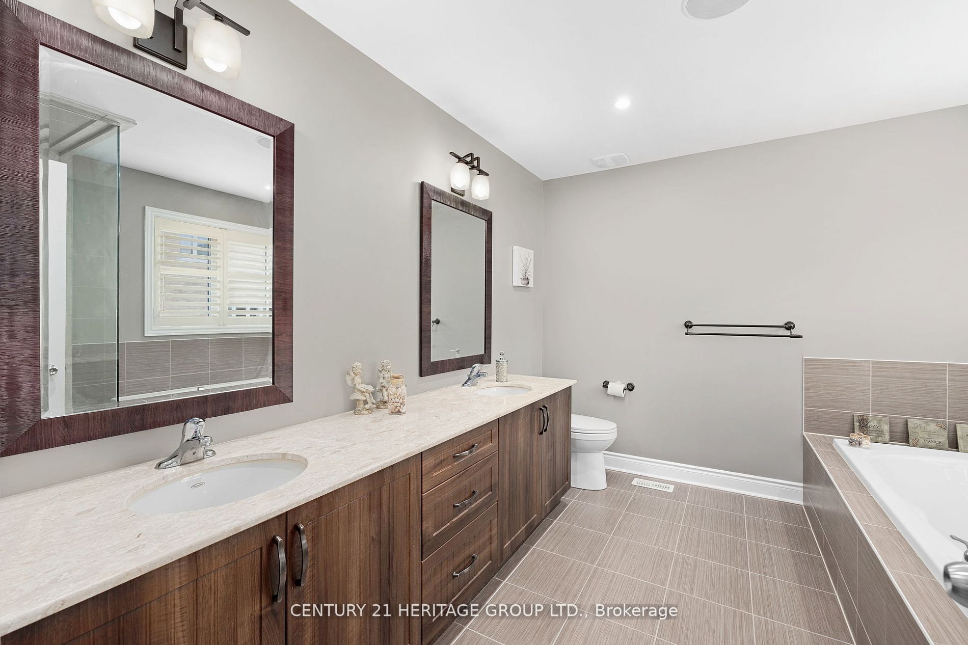 923 Goring Circle