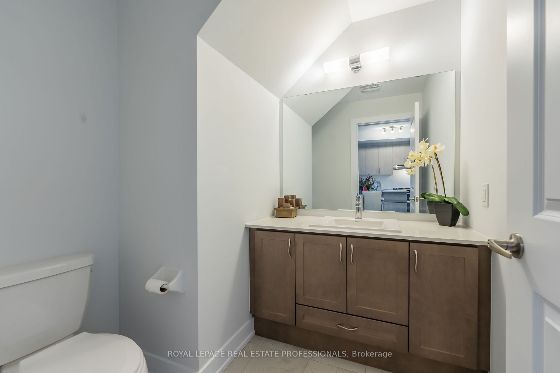 9560 Islington Avenue, #L116
