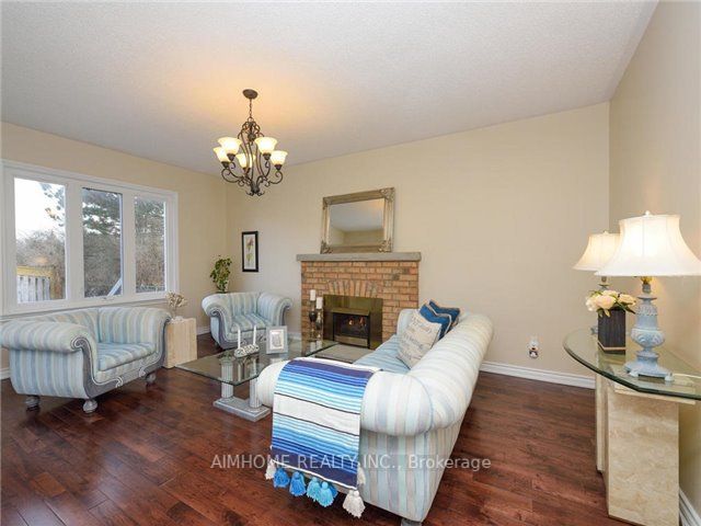 56 Braeside Square