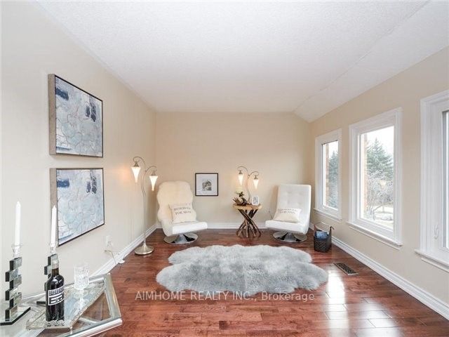 56 Braeside Square