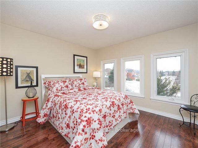 56 Braeside Square